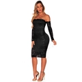 Elegantes schwarzes schulterfreies Spitzenkleid mit langen Ärmeln und figurbetonter Passform - S / Schwarz