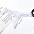 String en dentelle blanche avec perles à l'entrejambe et ruban noir décoratif - Style avec Perles (NK1789) / Blanc