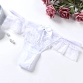 Tanga élégant en dentelle florale blanche avec nœud satiné et détail en strass brillant - Style Dentelle Nœud (NK1786) / Blanc