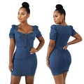 Abito in denim aderente con maniche a sbuffo e bottoni frontali colore blu - S / Azzurro
