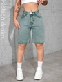 High-waisted retro green wash denim shorts with raw hem and slim fit for women - Lake Blue