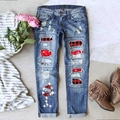 Lichtblauwe straight jeans voor dames met gaten en feestelijke kerstpatches met pailletten - S / Kerst Wijnglas Print Stijl (TP110810)