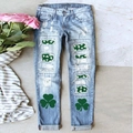 Lichtblauwe damesjeans met klaverprint en modieuze scheuren in St. Patrick's stijl - S / Lichtblauw
