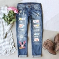 Jeans da donna in blu lavato con stampa di Pasqua e dettagli consumati stile casual - 3XL / Blu Medio Stampa Pasquale