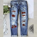 Jeans blu da donna con toppe a cuore natalizie e dettagli strappati in denim rosso - S / Blu Con Stampa Festiva