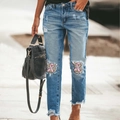 Damen Jeans in Hellblau mit Rissen und rosa Schleife mit Fight Text am Knie - S / Hellblau Leoparden-Schleife