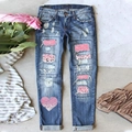 Jeans dritti blu a vita media con toppe a cuore leopardate rosa e dettagli usurati - 3XL / Blu Con Stampa Leopardata Rosa Cuore