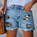 Short en jean bleu clair délavé avec imprimé Raiders et ourlet à revers tendance - S / Bleu Clair (TP26012801)