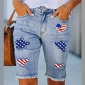 Pantaloncini di jeans a vita media con strappi, cuore e stampe della bandiera americana - S / Blu Chiaro / Stampa a Strisce e Stelle