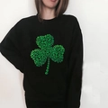 Felpa nera da uomo con creativa stampa di trifoglio verde per il giorno di San Patrizio - S / Nero