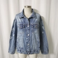Veste en jean bleu clair vintage avec effet usé, déchirures et boutons - S / Denim Bleu