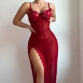 Sexy rotes Nachthemd aus Spitze und Mesh mit Schnürung und seitlichem Schlitzdetail - S / Burgunderrot