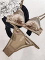 Vue détaillée de l'ensemble soutien-gorge en soie champagne et culotte en tulle fin - S / Kaki