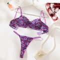 Ensemble de lingerie en dentelle florale violette avec soutien-gorge et string en taille S - S / Violet