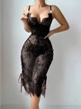 Dettaglio di un teddy in pizzo floreale nero con allacciatura laterale in raso - S / Nero