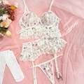 Ensemble lingerie en tulle blanc à broderies florales et bas assortis sur du satin - S / Blanc