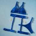 Ensemble de lingerie bleu brillant avec anneaux en métal et porte-jarretelles plat - Bleu foncé
