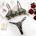 Ensemble de lingerie en résille noire avec broderie florale et string assorti - S / Noir