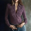 Elegante paarse corduroy damesoverhemd met lange mouwen, borstzakken en een stijlvolle polokraag - S / Paars