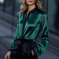 Elegante smaragdgroene satijnen damesblouse met contrasterende zwarte kraag - S / Groen