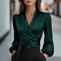 Elegante top a portafoglio in raso verde scuro con scollo a V e nastro in vita - S / Verde