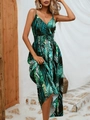 Detail of tropical palm leaf print maxi dress with V-neckline and elastic waist - Tropical Leaf Print