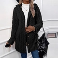 Γυναικείο μαύρο παλτό με κουκούλα από fleece sherpa με κουμπιά και μεσαίο μήκος - S / Μαύρο