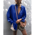 Oversized koningsblauwe satijnen blouse met lange mouwen en een elegante drapering - S / Blauw