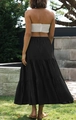 Elegante gonna lunga nera a balze con vita elastica e silhouette fluida a tre strati - S / Nero