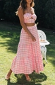 Completo estivo a due pezzi a quadretti rosa con crop top e gonna lunga a balze - S / Rosa