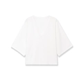 Detail van witte gebreide top met V-hals, zachte textuur en losse korte mouwen - S / Wit