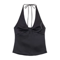 Elegantes schwarzes Satin-Neckholder-Top mit tiefem V-Ausschnitt und Knotendetail vorne - Schwarz