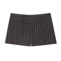 Pantaloncini gessati marrone scuro con elegante dettaglio a due bottoni in vita - XS / A righe
