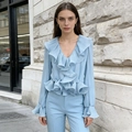 Hemelblauwe ruffleshirt met V-hals, geplooid ontwerp en elegante lange mouwen - Eén maat / Blauw