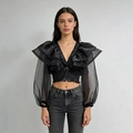 Dettaglio del crop top con scollo a V con volant e maniche lunghe in mesh trasparente - Taglia S / Nero
