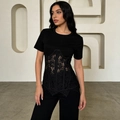 Schlankes schwarzes Kurzarm-Top mit Spitzenkorsett an der Taille im minimalistischen Stil - S / Schwarz