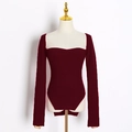 Top a maniche lunghe in maglia a coste bordeaux slim fit con elegante scollo quadrato - S / Borgogna