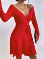 Slim fit red V-neck long sleeve knit dress with waist tie and ribbed texture - S / Red