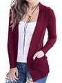 Dettaglio cardigan in maglia bordeaux con polsini a costine e ampie tasche laterali - Borgogna