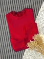 Dettaglio maglione in maglia rossa con pizzo sullo scollo e consistenza morbida - S / Rosso