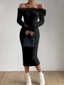 Détail de la robe élégante en maille noire à épaules dénudées avec bordure en fourrure - S / Noir