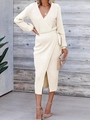 Elegante conjunto de punto de dos piezas con top cruzado con escote en V y falda - S / Blanco Roto