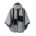 Chal poncho de lana gris con flecos negros y costuras decorativas en zigzag en el borde - 120x70cm / Gris