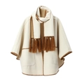 Eleganter cremefarbener Poncho mit passendem Fransenschal und brauner Saumverarbeitung - 120x70cm / Beige