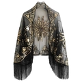 Dettaglio dello scialle a rete nera con paillettes oro Art Déco e lunghe nappe a frangia - Nero e Oro