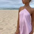 Robe dos nu chic en satin violet clair avec licou pour des vacances à la plage - S / Rose