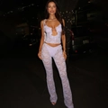 Ensemble en dentelle lavande sans manches avec haut sans bretelles et pantalon évasé - S / Violet
