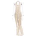 Ärmelloses Neckholder-Kleid mit Raffungen, V-Ausschnitt und asymmetrischem Rüschensaum - S / Aprikose