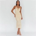 Elegantes beige gerafftes Meerjungfrau-Kleid mit Blumendetail und schmalen Trägern - S / Gelb