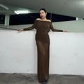 Elegant deep brown off-shoulder mesh maxi dress with ruched long sleeves and slim fit - S / Coffee